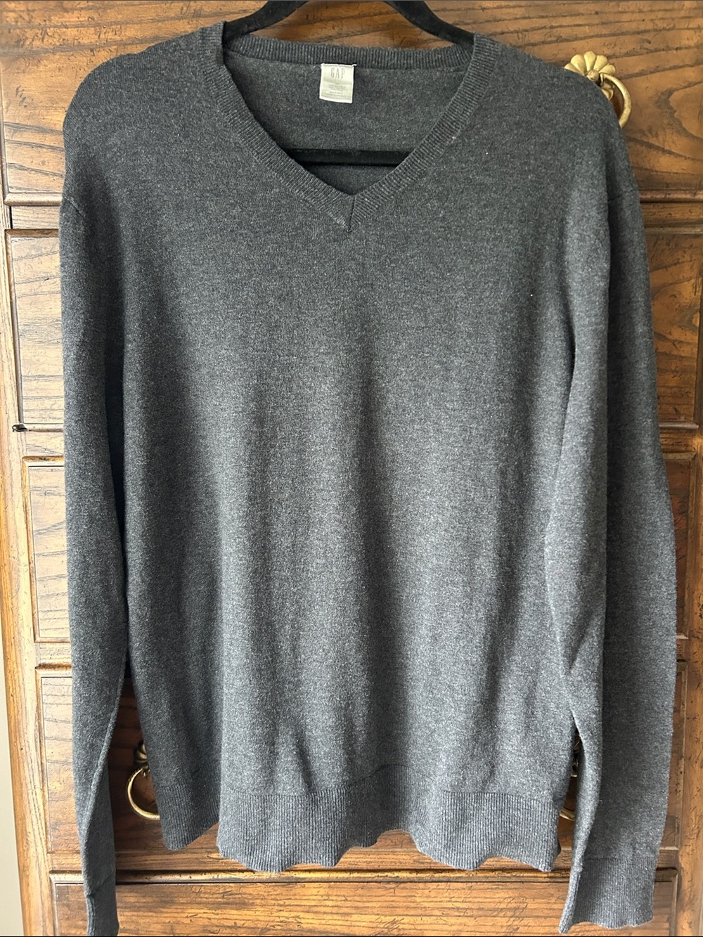 GAP Men's Vintage Cotton/Silk Blend Charcoal Gray V-Neck Sweater, Size M